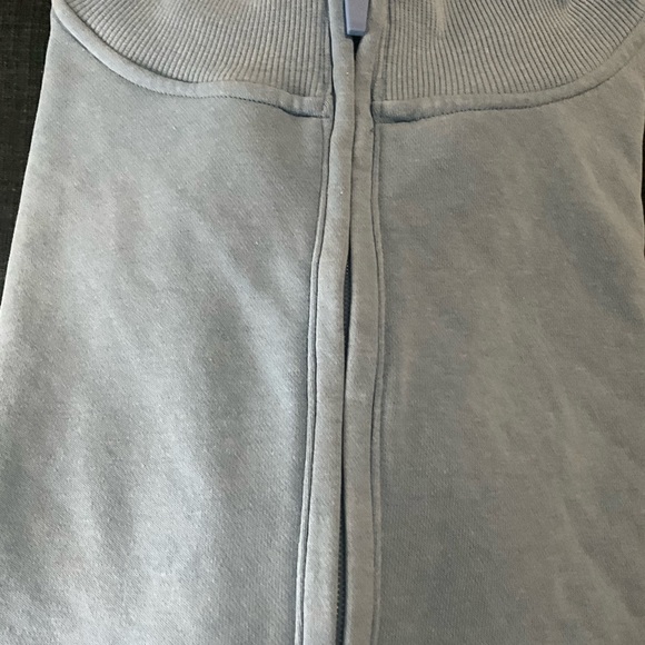 Beyond Yoga slightly cropped hoodie.NWT - Picture 5 of 5